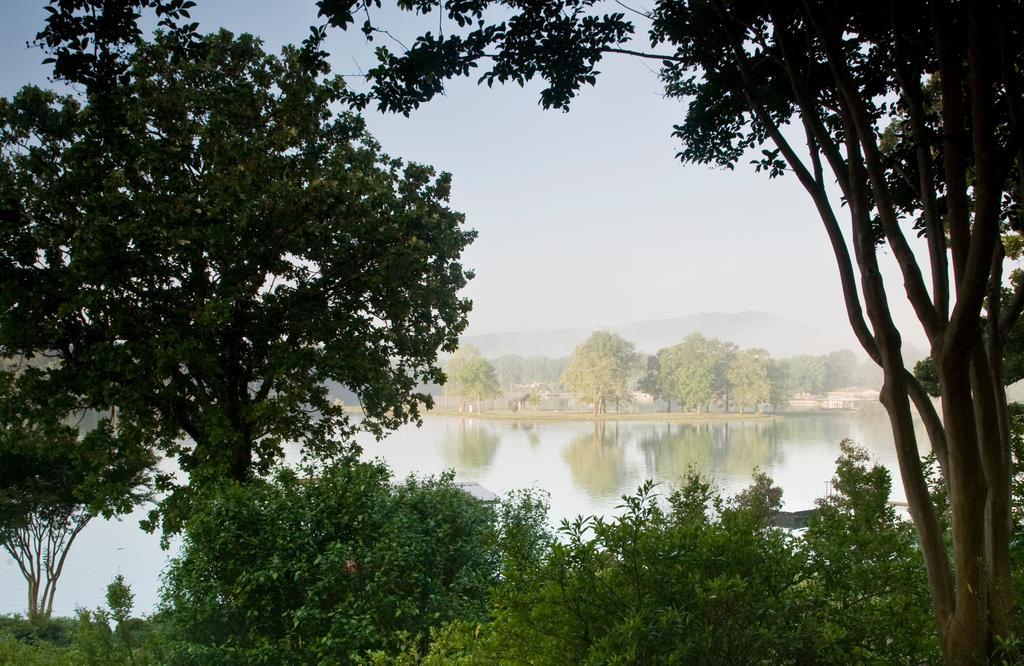 Lookout Point Lakeside Inn Hot Springs Esterno foto