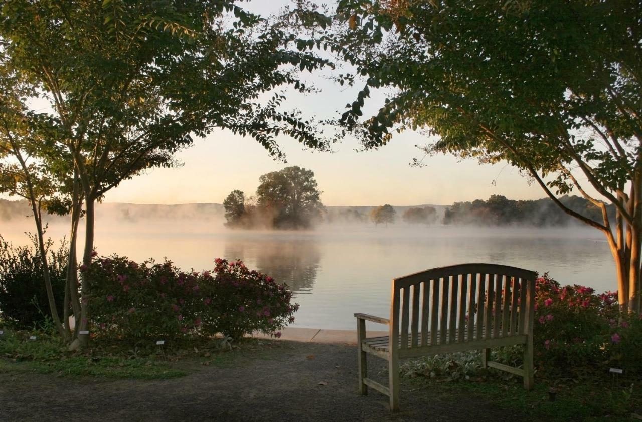 Lookout Point Lakeside Inn Hot Springs Esterno foto